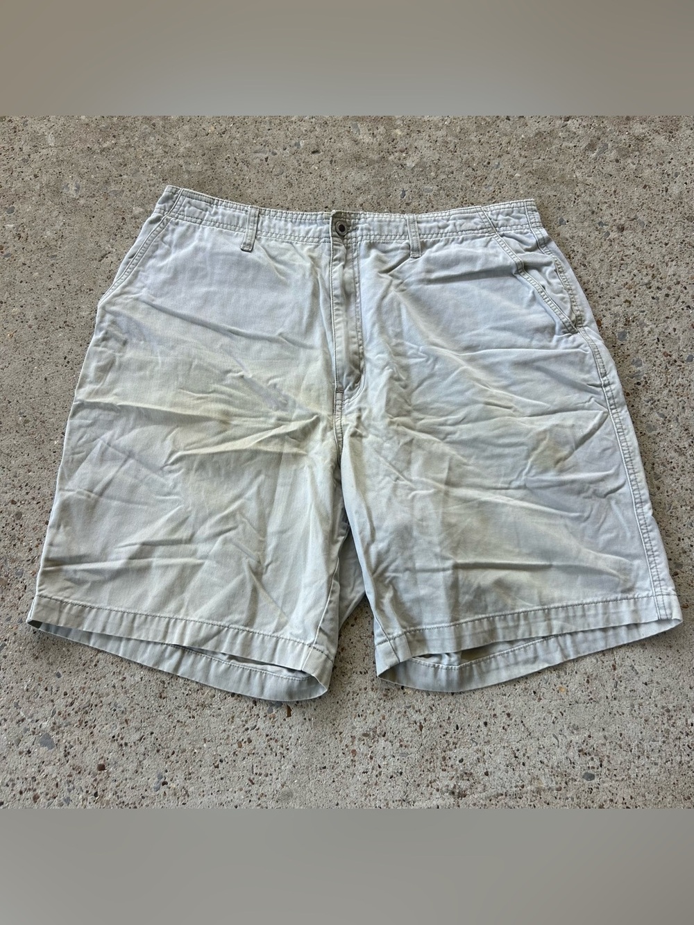 Vintage Y2K Levi’s SilverTab Size 36 Baggy Shorts Beige Tan Loose Fit Skater